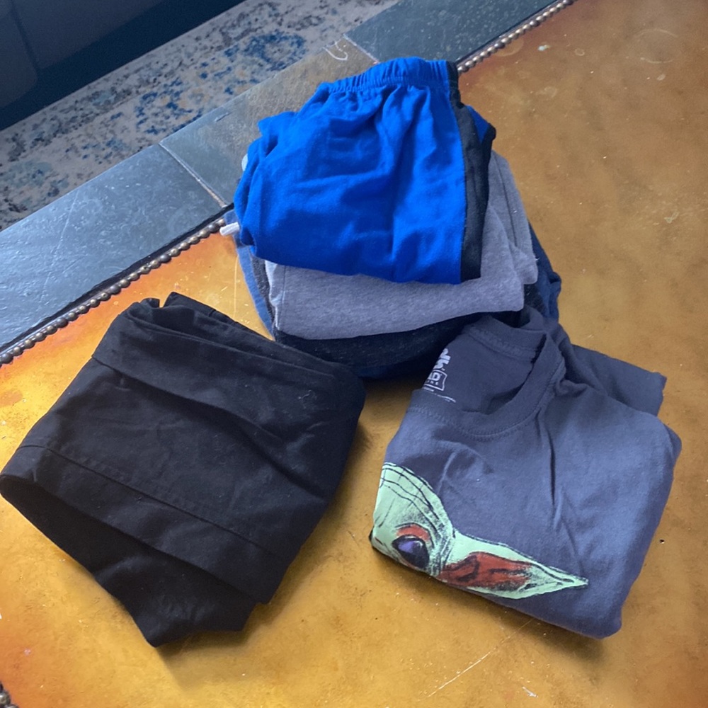 6 piece Bundle of little boy sweat shorts, pair of pants & Star Wars t shirt